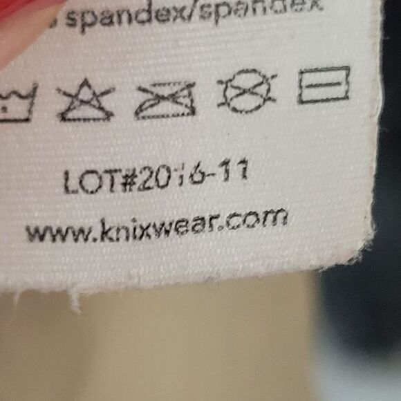 Knix reversible Evolution comfort wireless bra size 4 32D, 34C,34D - Picture 4 of 5